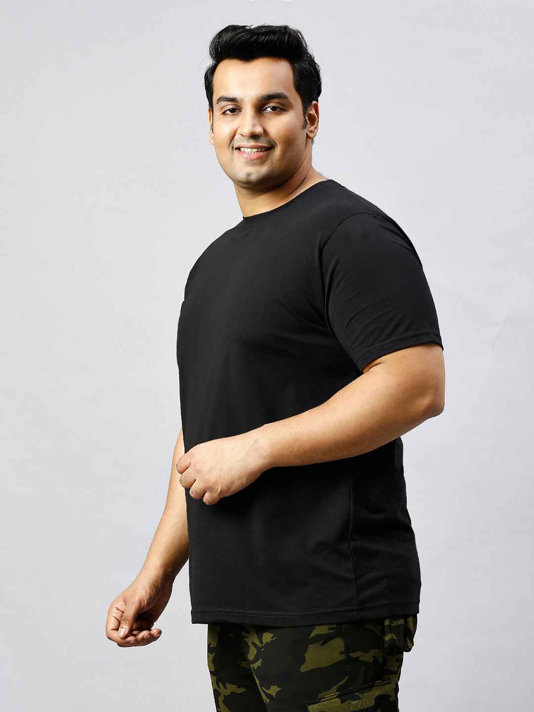 Men's Plus Size Solid Round Neck T-shirt-Black