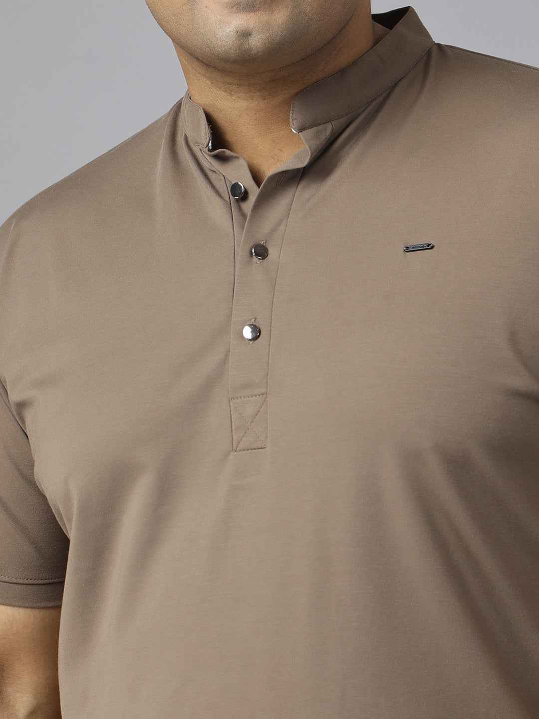 Men’s Plus Size Mandarin Collar T-Shirt with Sleeve Epaulettes & Button Placket