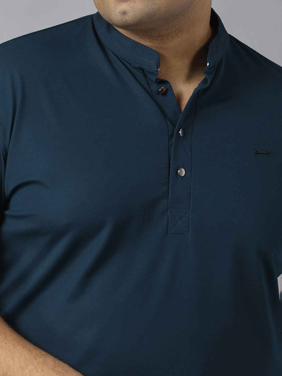 Men’s Plus Size Mandarin Collar T-Shirt with Sleeve Epaulettes & Button Placket